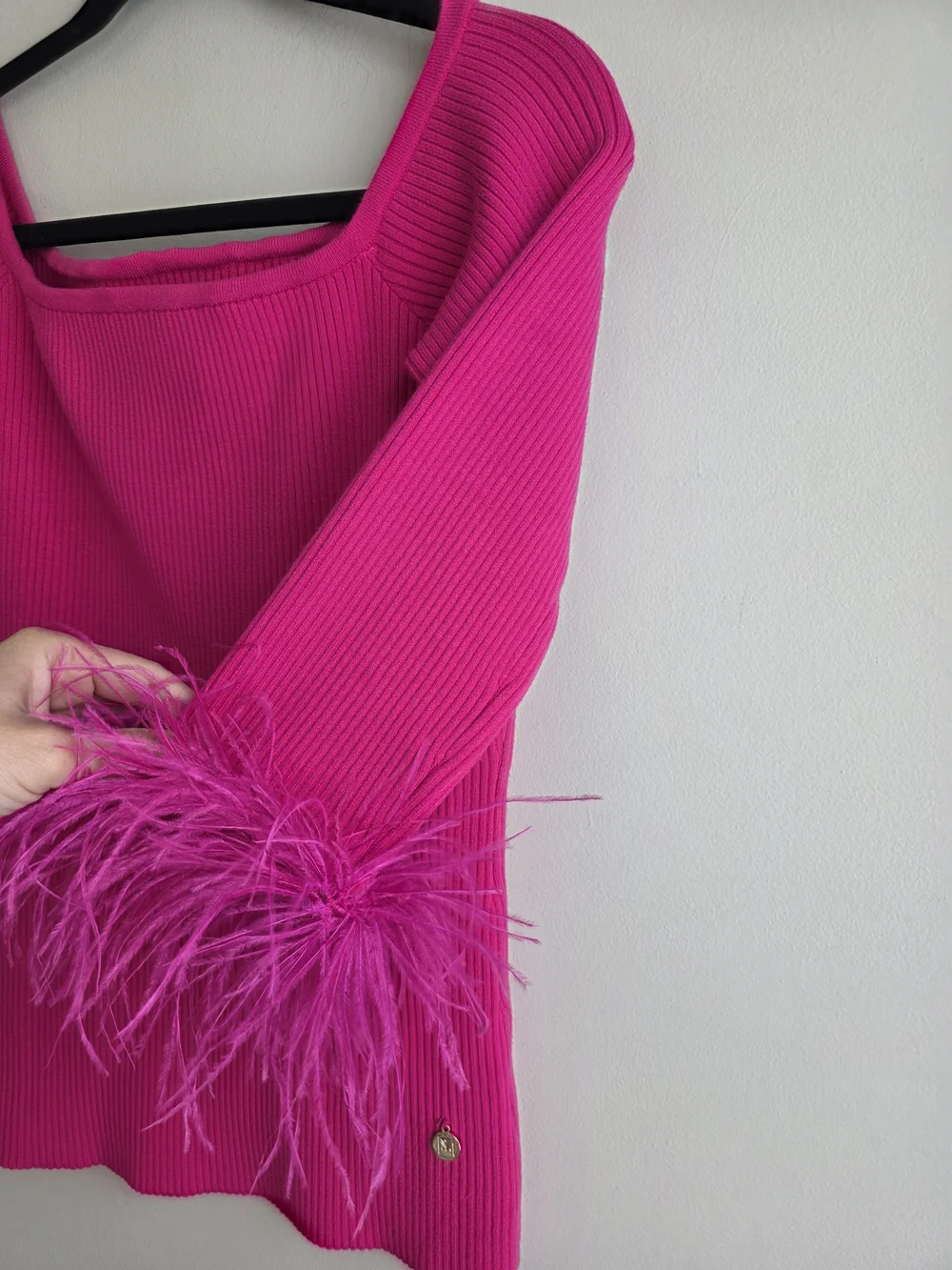 Milly Hot Pink Ribbed Feather Cuff Off-the-Shoulder Sweater EUC - Picture 10 of 13